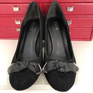 Black Michael Kors pump